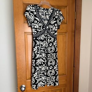 Apt.9 Dress Black and White V-Neck